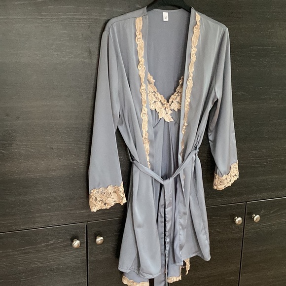 New Grey Blue Negligee w Belted Dressing Gown Edges in Blush Lace Med - Picture 2 of 11